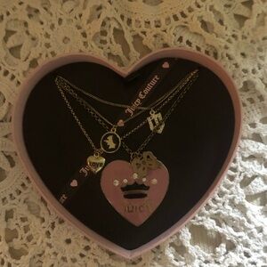 NIB Vintage Juicy Couture Pink Heart Necklace Set